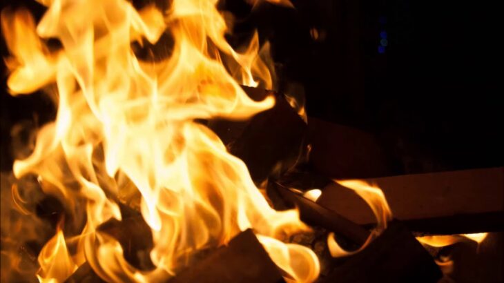 Bonfire sound – relaxing sound of crackling fire