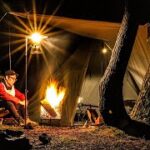 【ソロキャンプ】雨の中新しい焚火台で火起こしを楽しむ。焚火でマヌルパンを作る【Insta360 ONE X2】
