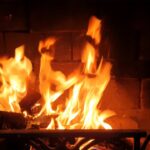 Bonfire in the fireplace – the sound of fire and crackling wood